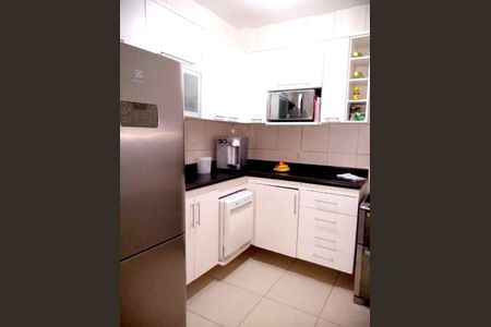 Casa à venda com 60m², 2 quartos e 1 vaga
