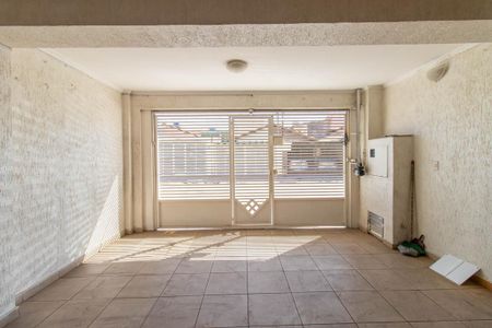 Casa à venda com 150m², 3 quartos e 2 vagas Casa à venda com 150m², 3 quartos e 2 vagasGaragem