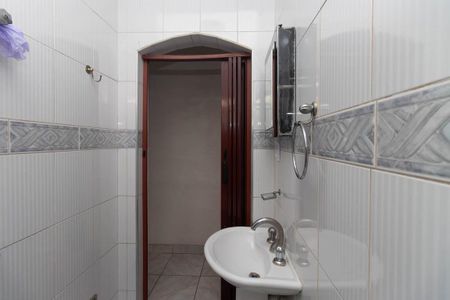 Casa à venda com 150m², 3 quartos e 2 vagas Casa à venda com 150m², 3 quartos e 2 vagasBanheiro Social