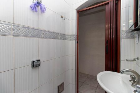 Casa à venda com 150m², 3 quartos e 2 vagas Casa à venda com 150m², 3 quartos e 2 vagasBanheiro Social