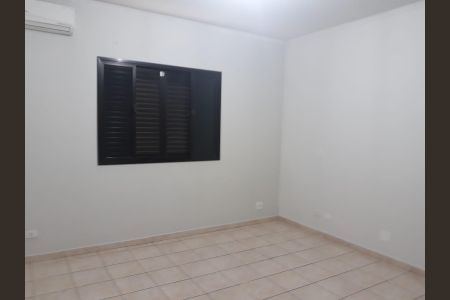 Casa à venda com 145m², 3 quartos e 3 vagas Casa à venda com 145m², 3 quartos e 3 vagasQuarto