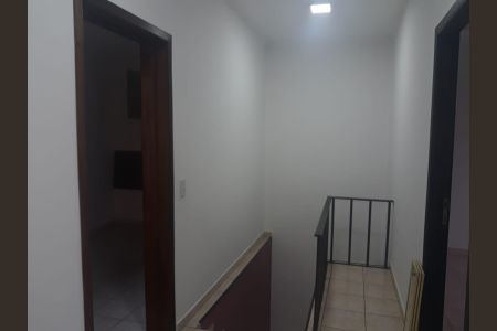 Casa à venda com 145m², 3 quartos e 3 vagas Casa à venda com 145m², 3 quartos e 3 vagasCorredor