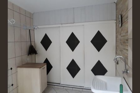 Casa à venda com 145m², 3 quartos e 3 vagas Casa à venda com 145m², 3 quartos e 3 vagasLavanderia
