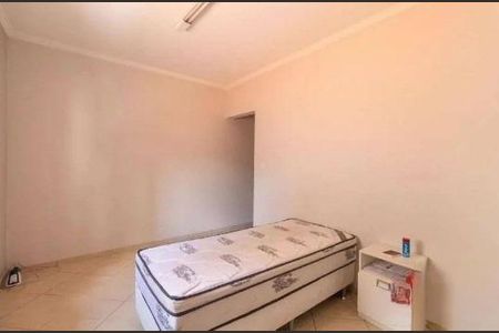 Casa à venda com 300m², 6 quartos e 3 vagas