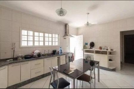 Casa à venda com 300m², 6 quartos e 3 vagas