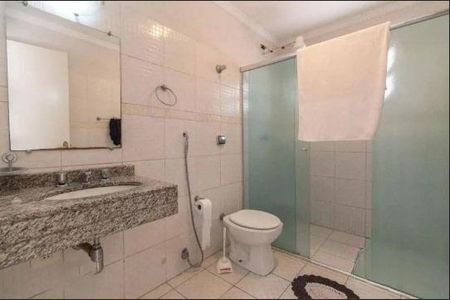 Casa à venda com 300m², 6 quartos e 3 vagas