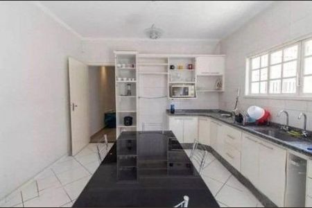 Casa à venda com 300m², 6 quartos e 3 vagas