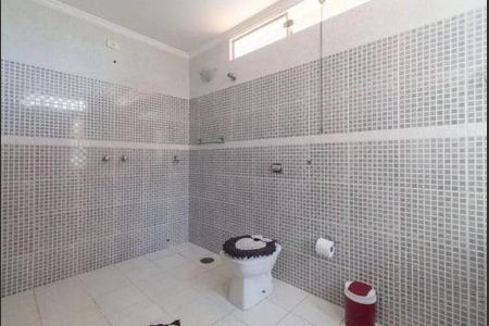 Casa à venda com 300m², 6 quartos e 3 vagas