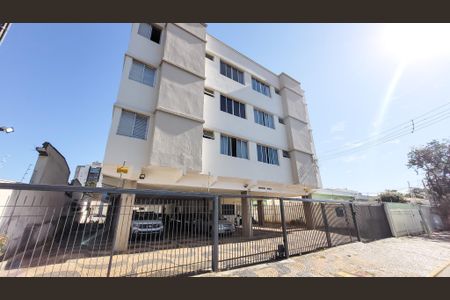 Apartamento à venda com 75m², 2 quartos e 1 vagaFachada
