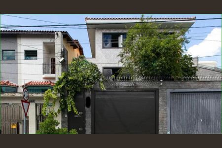 Casa à venda com 160m², 3 quartos e 6 vagas