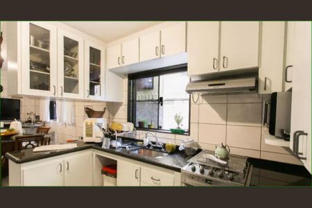 Casa à venda com 160m², 3 quartos e 6 vagas