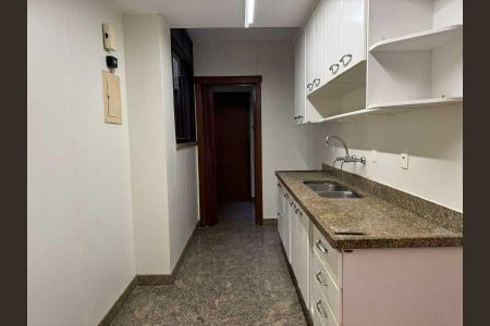 Apartamento à venda com 185m², 3 quartos e 4 vagas