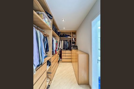Casa à venda com 205m², 3 quartos e 4 vagas