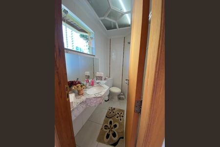 Casa à venda com 285m², 3 quartos e 4 vagas