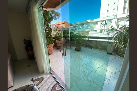 Casa à venda com 285m², 3 quartos e 4 vagas