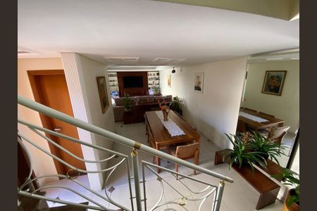Casa à venda com 285m², 3 quartos e 4 vagas
