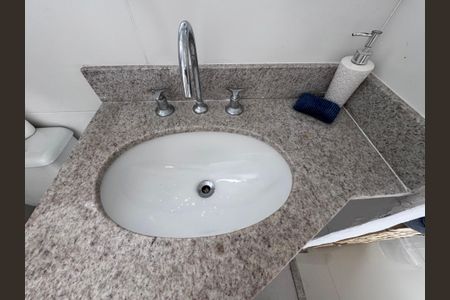 Apartamento à venda com 126m², 3 quartos e 2 vagas Apartamento à venda com 126m², 3 quartos e 2 vagasSuíte 2 - Banheiro