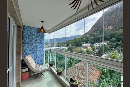 Apartamento à venda com 126m², 3 quartos e 2 vagas Apartamento à venda com 126m², 3 quartos e 2 vagasVaranda