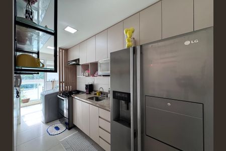 Apartamento à venda com 126m², 3 quartos e 2 vagas Apartamento à venda com 126m², 3 quartos e 2 vagasCozinha e Área de Serviço