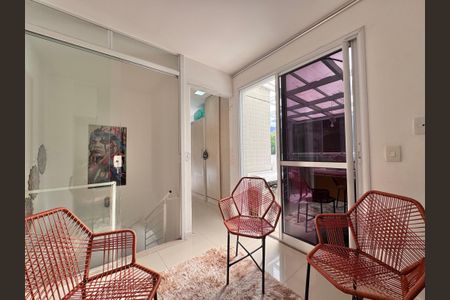 Apartamento à venda com 126m², 3 quartos e 2 vagas Apartamento à venda com 126m², 3 quartos e 2 vagasSala - Segundo Andar