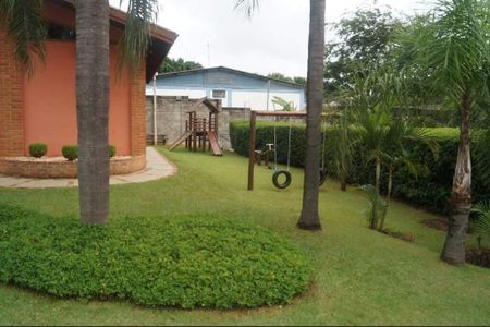 Casa de condomínio à venda com 240m², 3 quartos e 4 vagas