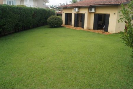 Casa de condomínio à venda com 240m², 3 quartos e 4 vagas