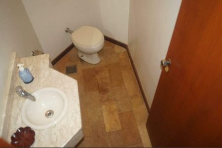 Casa de condomínio à venda com 240m², 3 quartos e 4 vagas