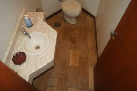Casa de condomínio à venda com 240m², 3 quartos e 4 vagas