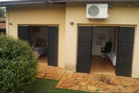Casa de condomínio à venda com 240m², 3 quartos e 4 vagas