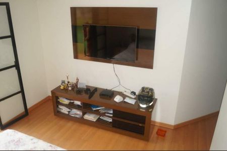Casa de condomínio à venda com 240m², 3 quartos e 4 vagas