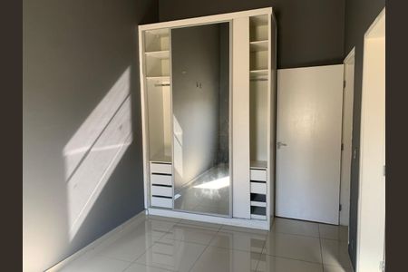 Casa de condomínio à venda com 179m², 3 quartos e 4 vagas