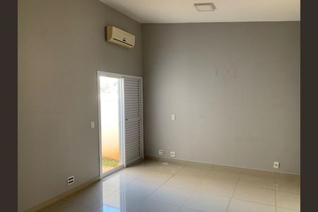 Casa de condomínio à venda com 179m², 3 quartos e 4 vagas