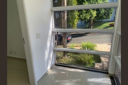Casa de condomínio à venda com 179m², 3 quartos e 4 vagas