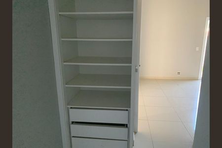 Casa de condomínio à venda com 179m², 3 quartos e 4 vagas