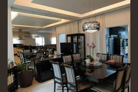 Casa de condomínio à venda com 500m², 4 quartos e 4 vagas