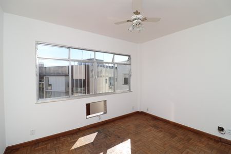 Apartamento à venda com 75m², 2 quartos e 1 vagaSala