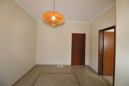 Casa para alugar com 420m², 4 quartos e 2 vagasSala