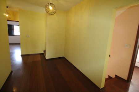 Casa para alugar com 420m², 4 quartos e 2 vagasCorredor