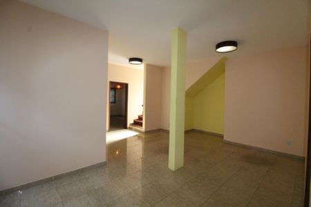 Casa para alugar com 420m², 4 quartos e 2 vagasSala