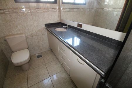 Casa para alugar com 420m², 4 quartos e 2 vagasBanheiro da Suíte