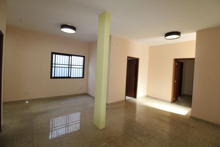 Casa para alugar com 420m², 4 quartos e 2 vagasSala