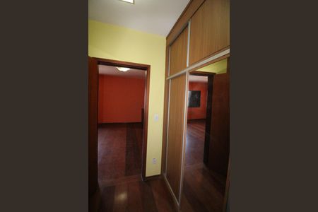 Casa para alugar com 420m², 4 quartos e 2 vagasCloset da Suíte