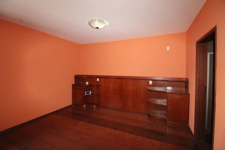 Casa para alugar com 420m², 4 quartos e 2 vagasSuíte