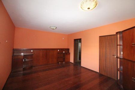 Casa para alugar com 420m², 4 quartos e 2 vagasSuíte