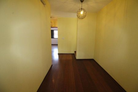 Casa para alugar com 420m², 4 quartos e 2 vagasCorredor