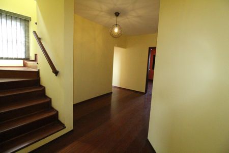 Casa para alugar com 420m², 4 quartos e 2 vagasCorredor