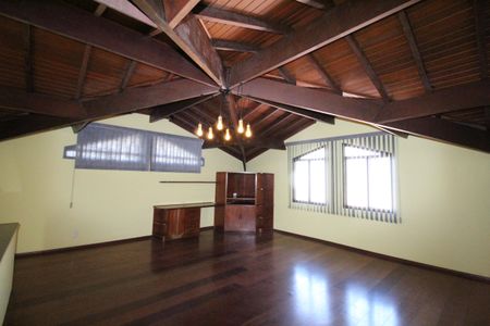 Casa para alugar com 420m², 4 quartos e 2 vagasSala