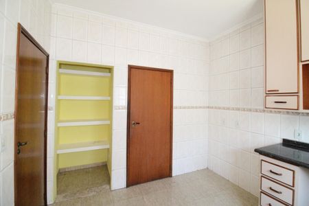 Casa para alugar com 420m², 4 quartos e 2 vagasCozinha