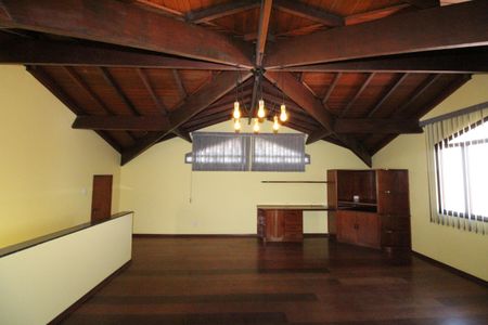 Casa para alugar com 420m², 4 quartos e 2 vagasSala