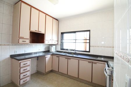 Casa para alugar com 420m², 4 quartos e 2 vagasCozinha
